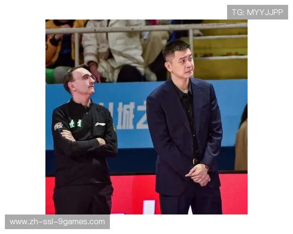 王岚嵚赛前加练组织，杨鸣期待其扛起后场